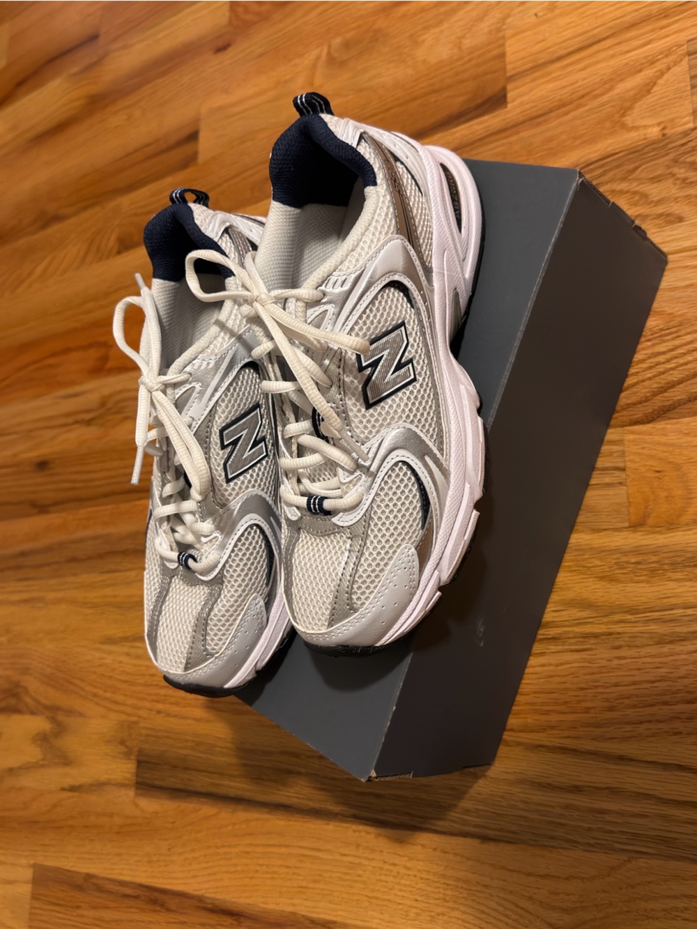 Women’s New Balance 530s White/Silver/ Navy Blue Athletic Sneakers